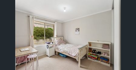 Charming 5 Bedroom Family Home in Nairne! - Photo 5