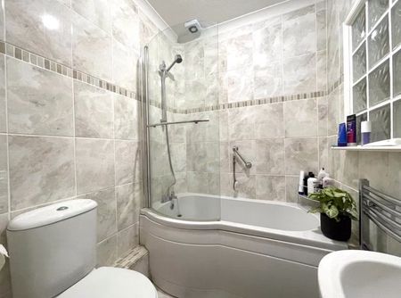 4 bedroom house to rent - Photo 3