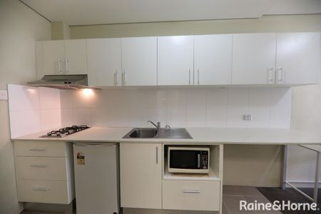 One bedroom apartment perfectly situated in the heart of Randwick - Photo 5