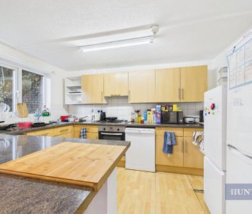 4 bedroom terraced house to rent - Photo 2