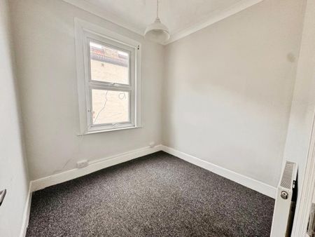 5 bedroom terraced house to rent - Photo 3