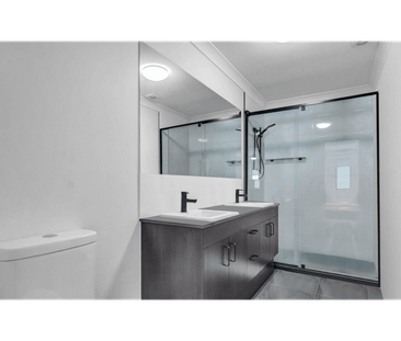 Spacious Four-Bedroom Home - Photo 6