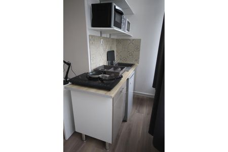 A LOUER : T1 à LILLE • Rue des Postes - WAZEMMES • 450 € - Photo 3