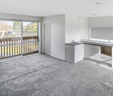 Spacious 4 bedroom home! - Photo 2