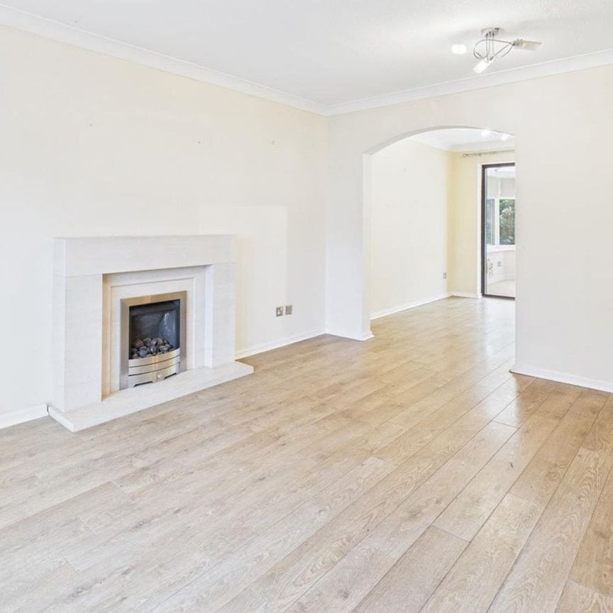 Pepper Street, Appleton Thorn, WA4 - Photo 1