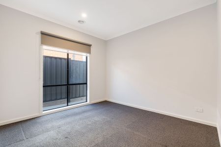 Low Maintenance Family Home - Photo 4