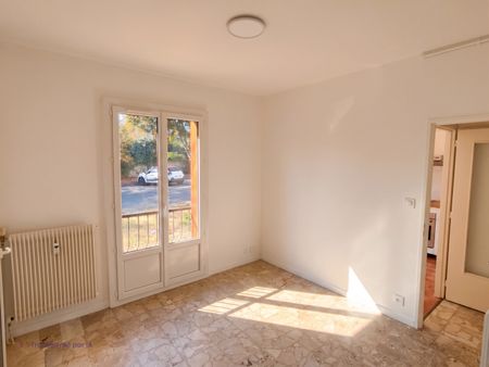 Location Appartement 1 pièce 24m² AIX EN PROVENCE 90ème - Photo 4