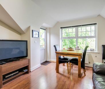 1 bedroom in a flat share to rent - Photo 2