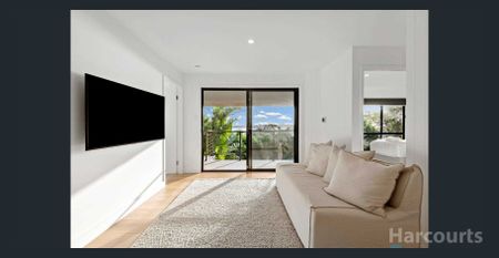 Luxury Lakeside Sanctuary with Uninterrupted Views and Designer Finishes - Photo 2