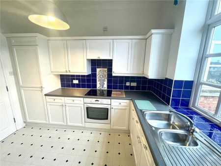 3 bedroom apartment to rent - Photo 2