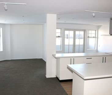 APARTMENT IN PETONE - Photo 1