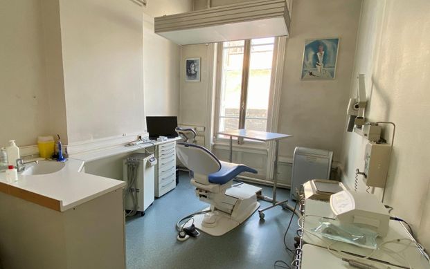 Location Appartement 7 pièces 121m² ST CHAMOND 42400 - Photo 1