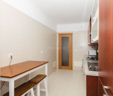 Apartamento Moderno de tipologia T2, com Varanda, para Arrendar na ... - Photo 4