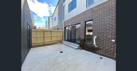 Modern Townhouse! - Photo 2