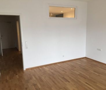 Großzügige 2-Zi.- Gartenwohnung 82qm in zentraler u. ruhiger Lage - Photo 2