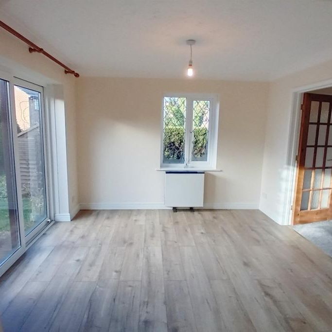 3 bedroom semi-detached house to rent - Photo 1