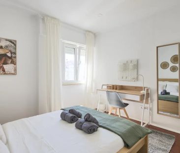 Room in a shared 4-bedroom apartment for rent in Lisbon. - Foto 5