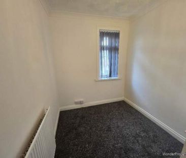 4 bedroom property to rent in Dewsbury - Photo 3