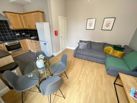 4 bedroom terraced house to rent - Photo 2