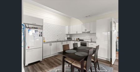 1 Bedroom, Close to Town - Photo 3