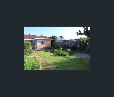 Neat and Tidy Home in the Heart of Bell Park - Photo 4