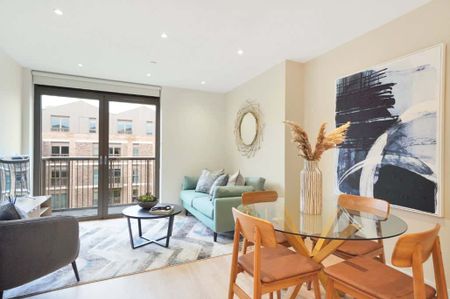 The Oakgate, KT22 7RZ, Surrey - Photo 4