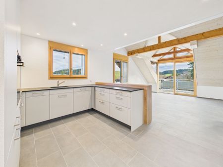 Bright 3.5-room attic apartment in Huttwil – Freshly renovated! - Photo 3