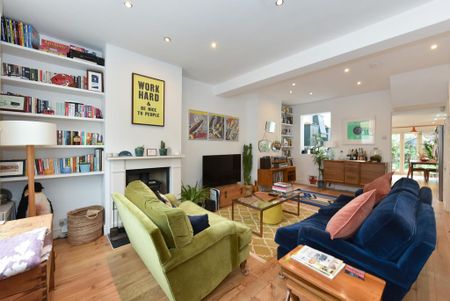 2 bedroom terraced house to rent - Photo 4