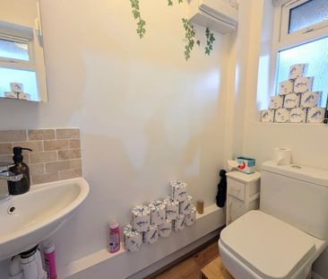 2 bedroom end of terrace house to rent - Photo 6