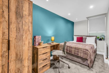 4 WINSTANLEY TERRACE Leeds - LS6 1DS - Photo 3