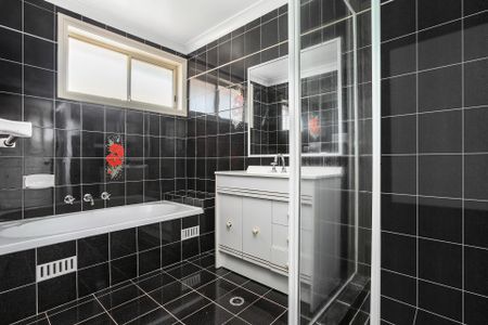 2/21 Gordon Ave, Ingleburn NSW 2565 - House For Rent | Domain - Photo 5