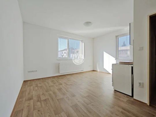 Pronájem novostavby zděného bytu 1+kk, Letní ulice, Jihlava - Photo 1