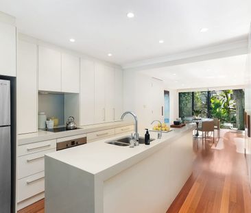 Beautifully Appointed Terrace on One of Paddington's Signature Streets - Photo 5