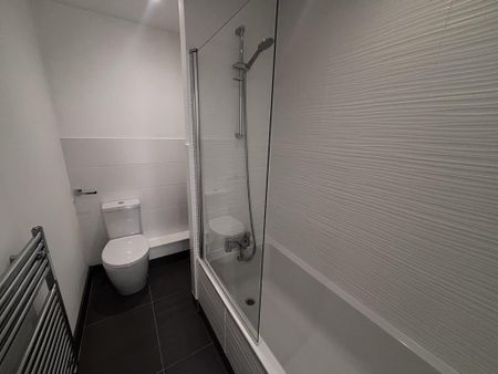 2 bedroom apartment to rent - Photo 4