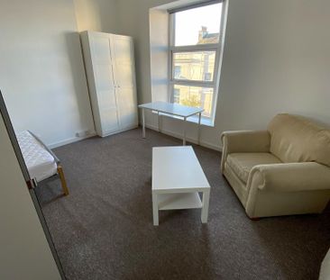 3 bedroom apartment to rent - Photo 3