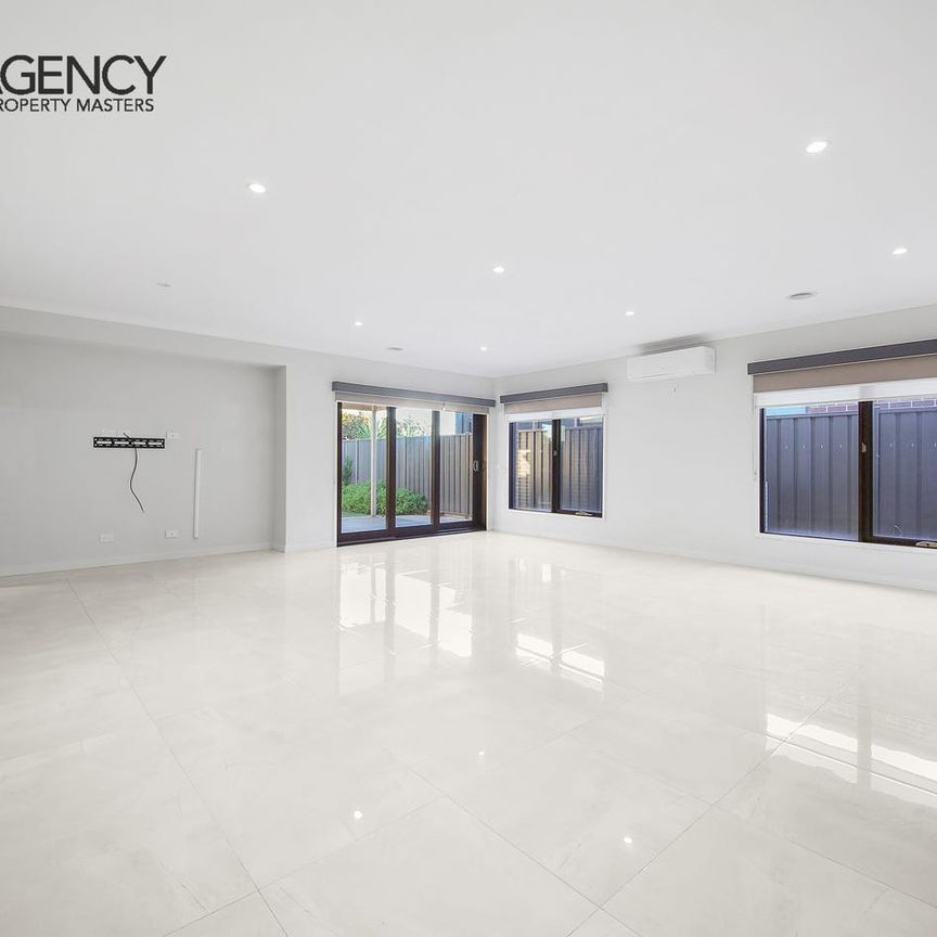 Immaculately Presented 4 Bedroom House in Craigieburn!! - Photo 1