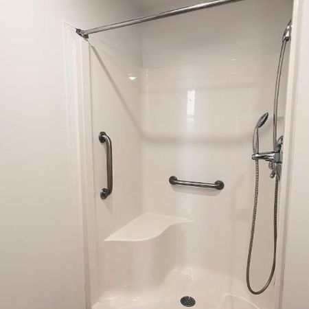 1 CH - 1 SDB - Montréal - $1,245 /mo - Photo 3