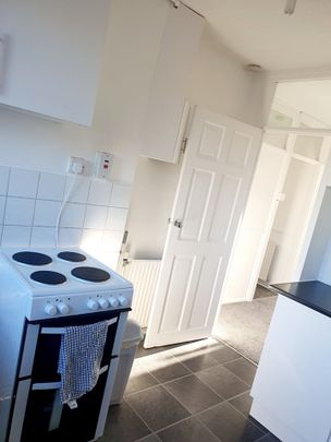 Room in a Shared Flat, Plaistow Road, E15 - Photo 1