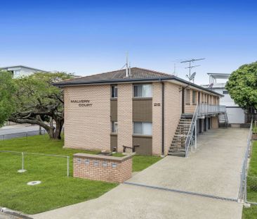For Rent &vert; Freshly Renovated Gem in the Heart of Wynnum - Photo 3
