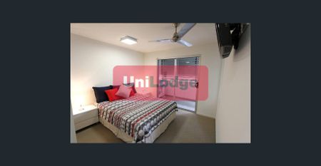 EXCELLENJT OPPORTUNITY TO RENT A LARGE, QUIET AND COMFORTABLE ROOM - Female Only - Photo 2