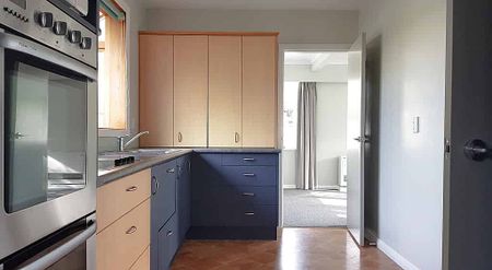 Prime Location - Photo 4