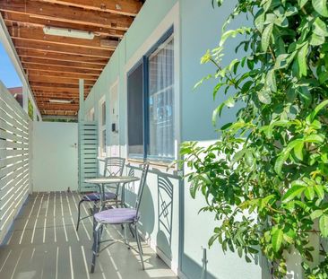 Fully Furnished 1 Bedroom Unit Walking Distance to the Beach - Photo 4