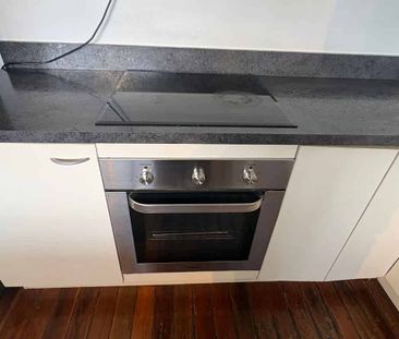 Character apartment in Iconic George Court Building - Photo 1