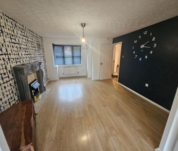 3 bedroom detached house to rent - Photo 2