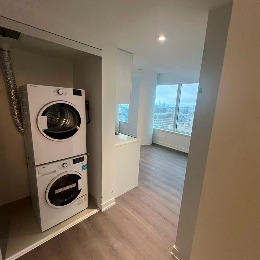 For Lease - 8 Wellesley Street Unit# 4516, Toronto, Ontario - Photo 1