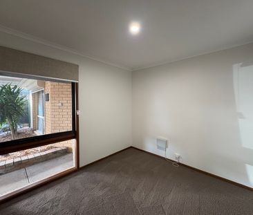 Family Home on Melrose Drive - Photo 5