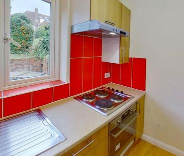 1 bedroom in a house share to rent - Photo 5