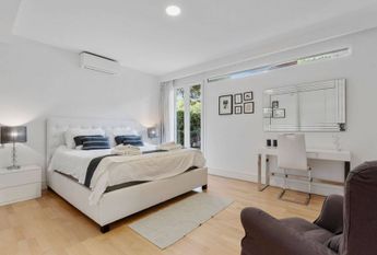 Luxury Villa for rent in Las Chapas, Spain