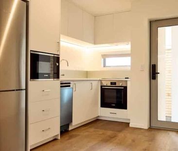 This neat and tidy 2-bedroom - Photo 3