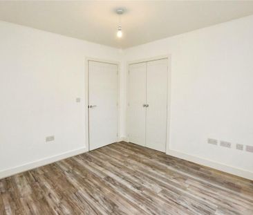 2 Bed Flat, Mansfield Park Street, SO18 - Photo 1